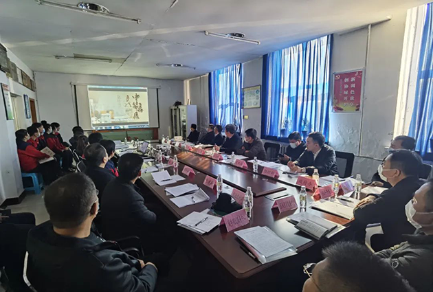 孙东深入乐动官网平台制药有限责任公司主持召开现场